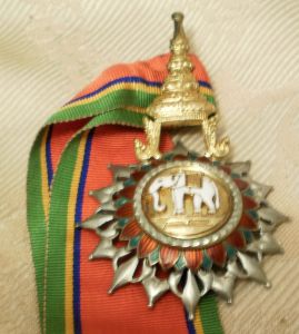 Орден белого слона на шейной ленте. Таиланд. ― Сибирскiй коллекцiонеръ
